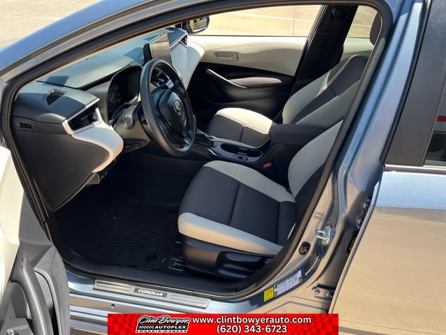 Used 2025 Toyota Corolla LE w/ Convenience Package FWD image 10