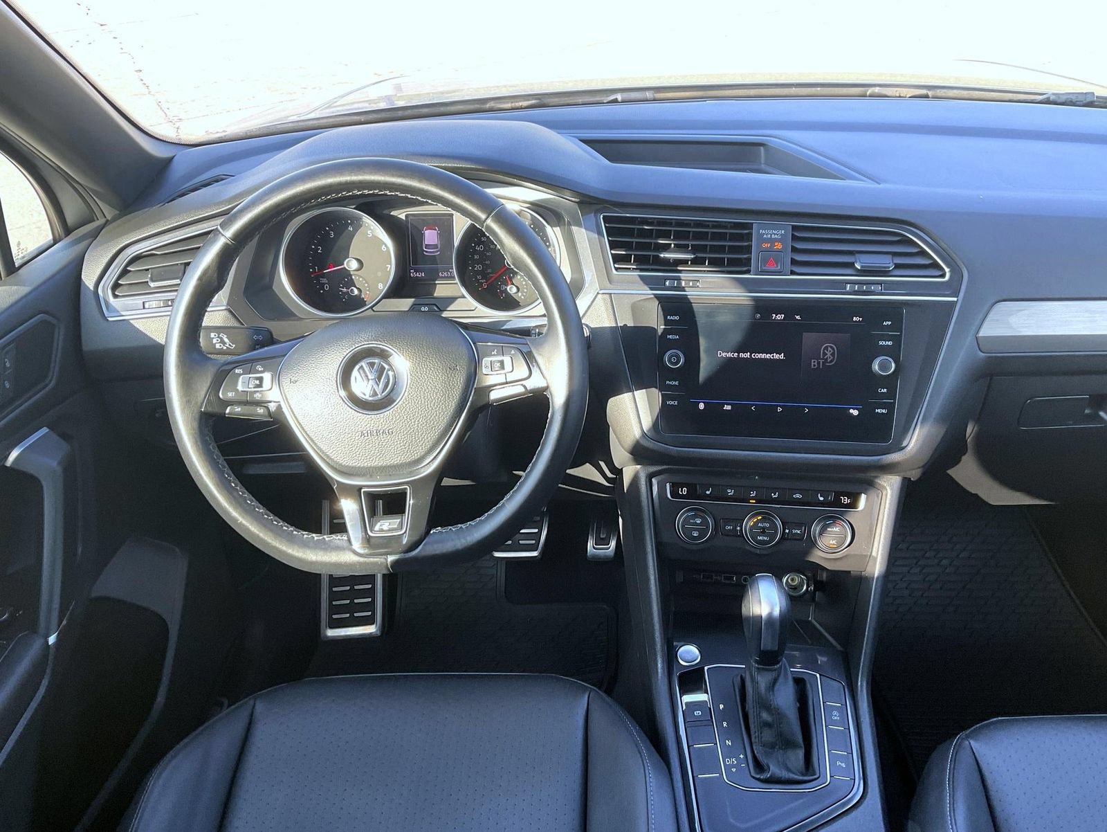 Used 2020 Volkswagen Tiguan SE R-Line FWD image 14