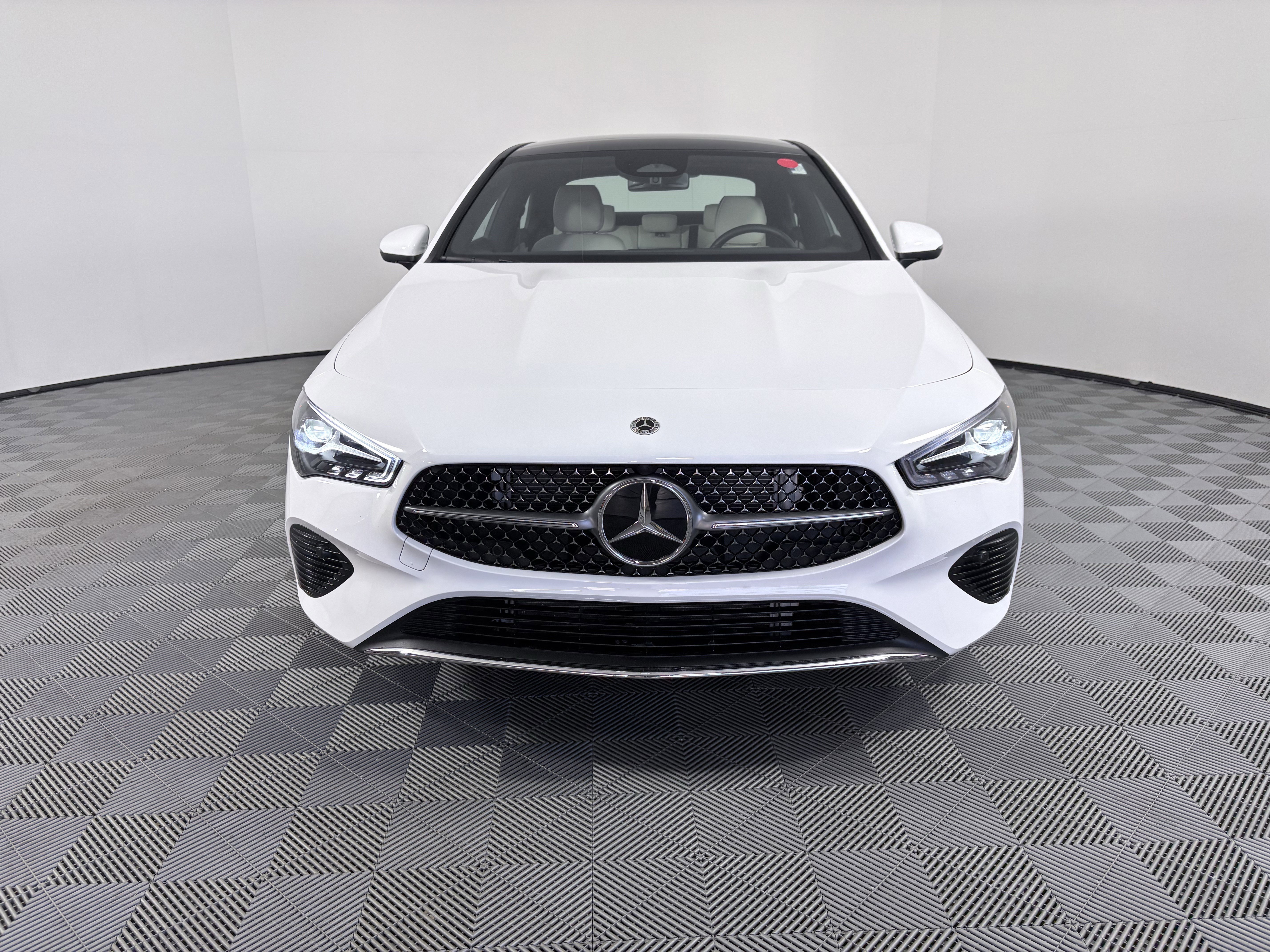 Used 2025 Mercedes-Benz CLA 250 4MATIC image 2