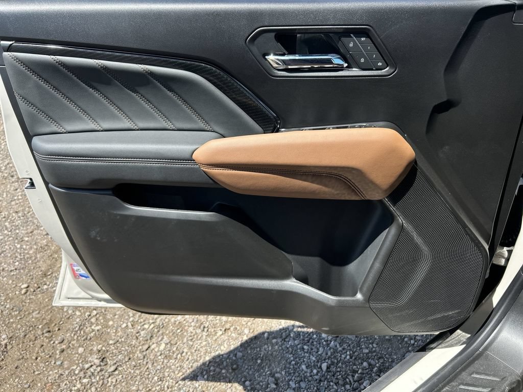 New 2026 GMC Canyon AT4 w/ Technology Plus Package AWD/4WD image 23