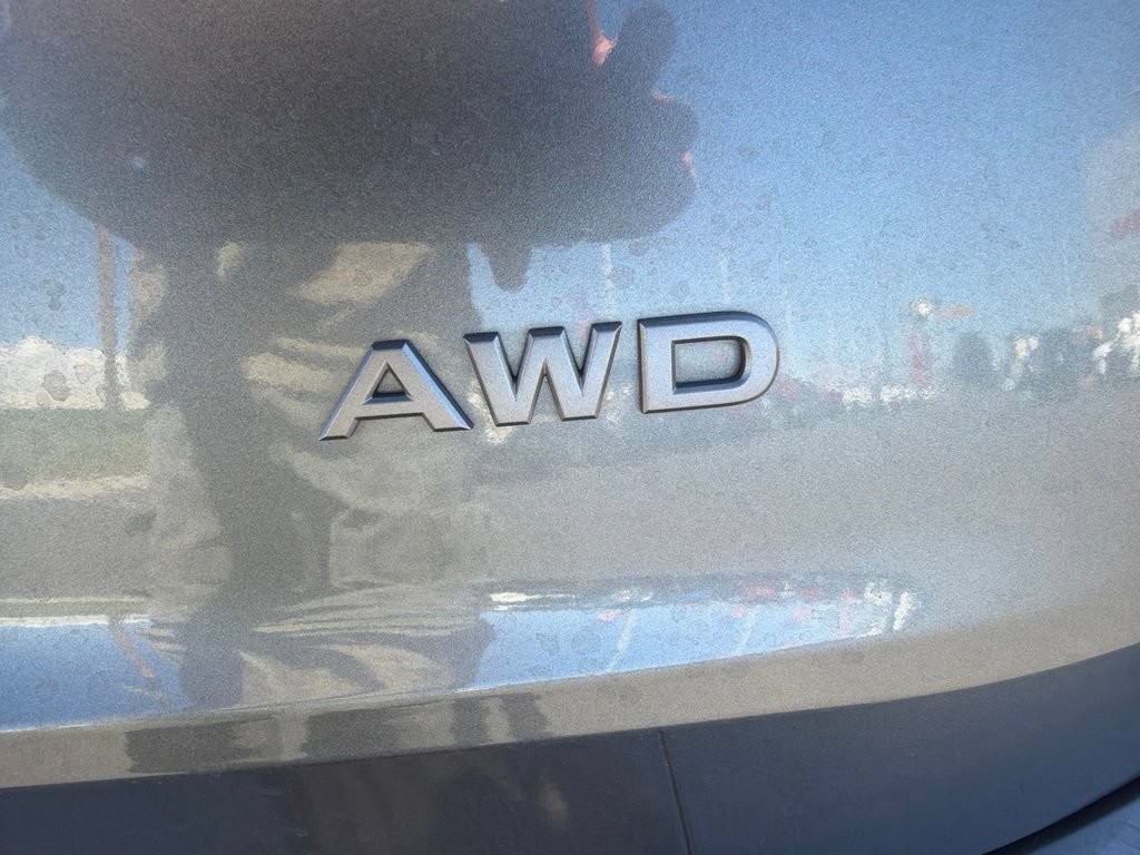 Used 2025 Nissan Rogue S AWD/4WD image 10