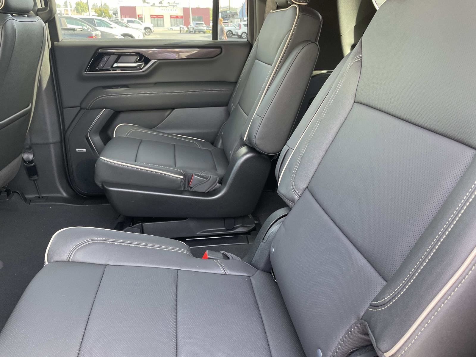 New 2026 GMC Yukon XL Elevation image 25