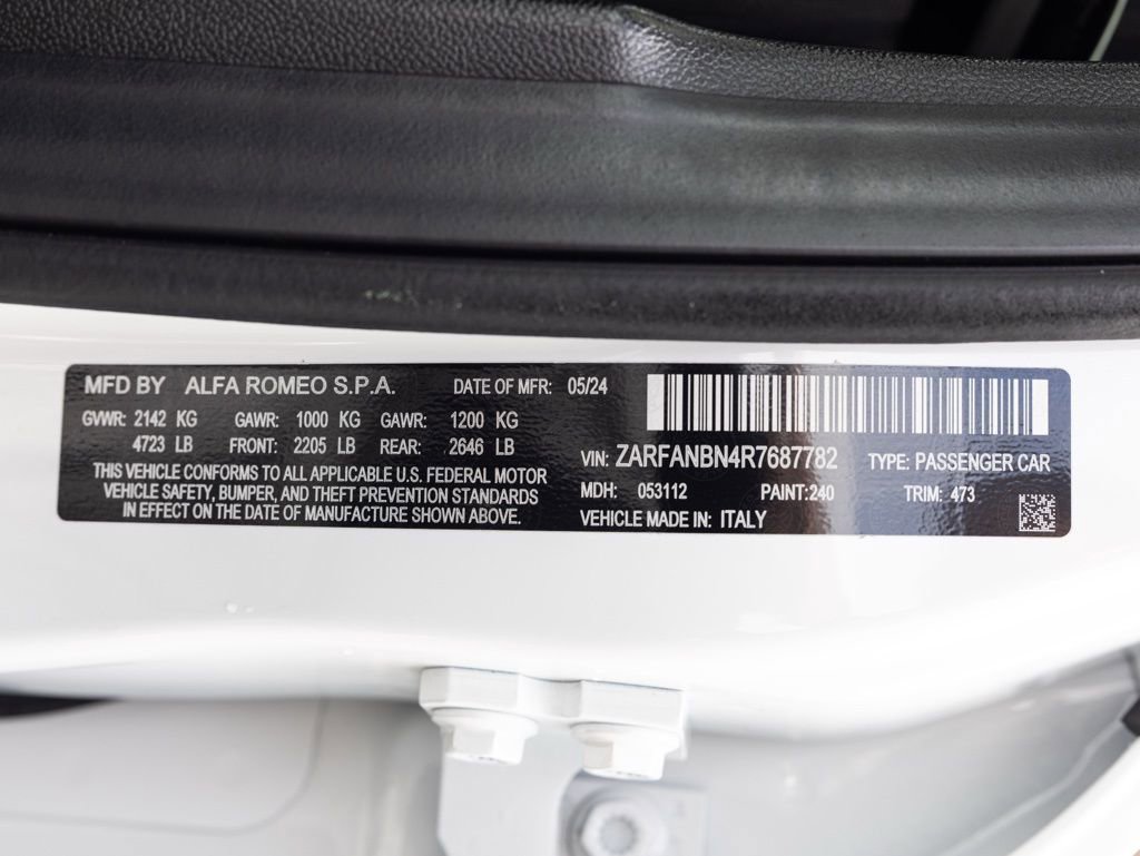 Used 2024 Alfa Romeo Giulia Veloce image 65
