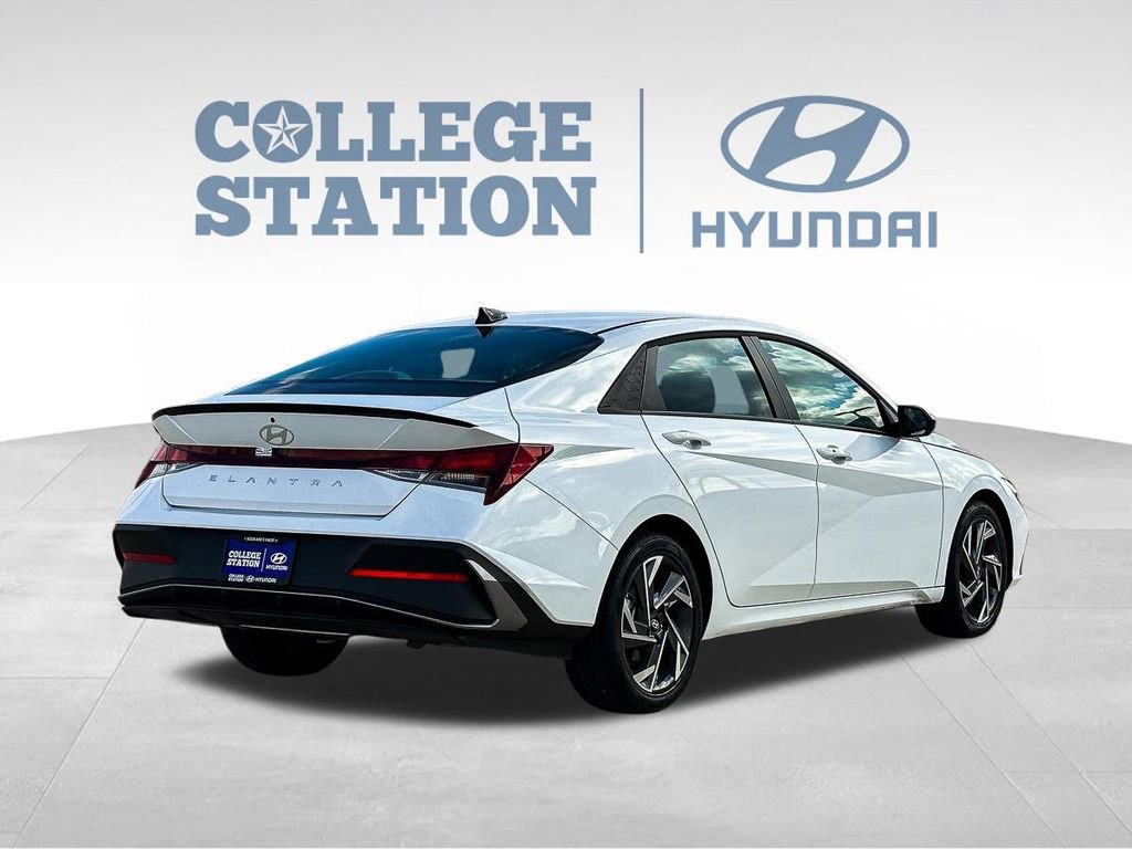 Used 2025 Hyundai Elantra Sport w/ Cargo Package image 10
