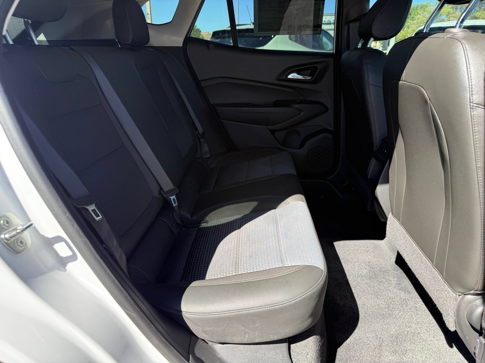 Used 2024 Chevrolet Trax LT w/ Driver Confidence Package FWD image 34