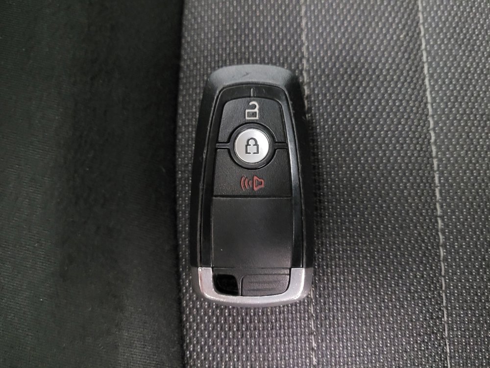 Used 2021 Ford Edge SE image 32