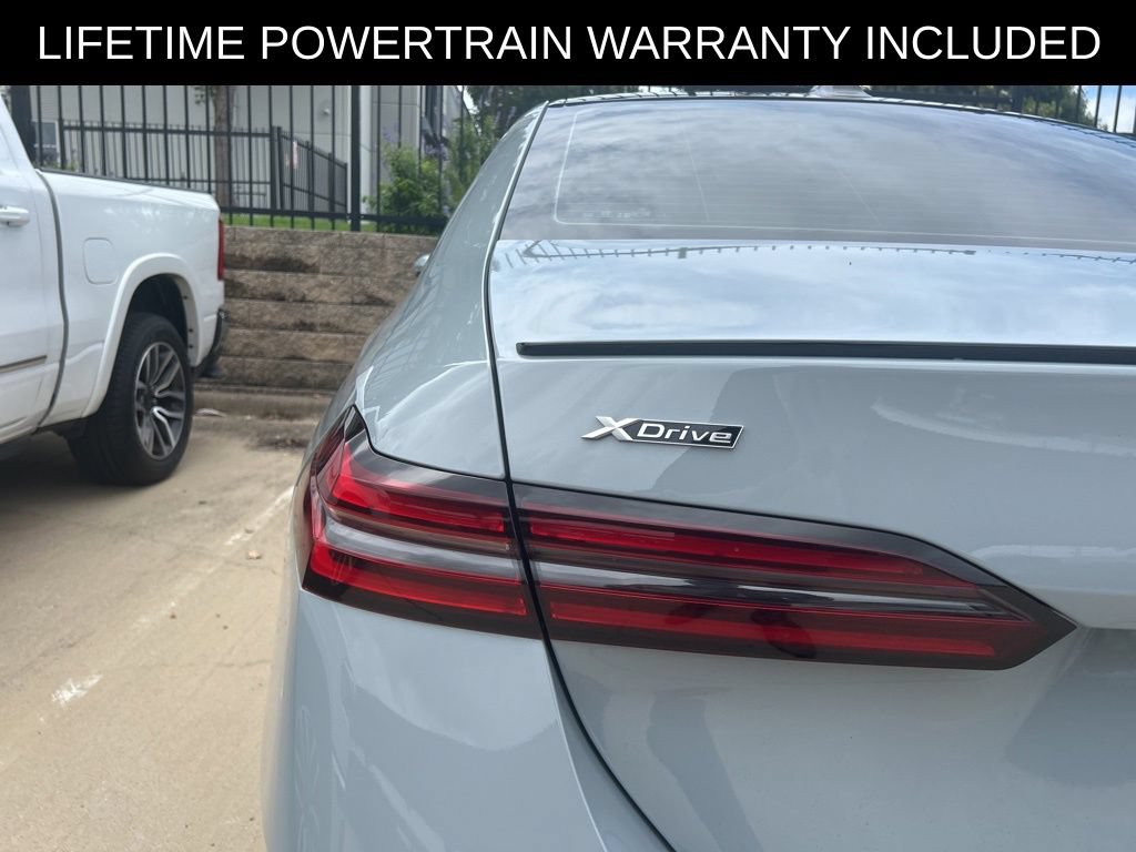 Used 2026 BMW 550e xDrive w/ Executive Package AWD/4WD image 8