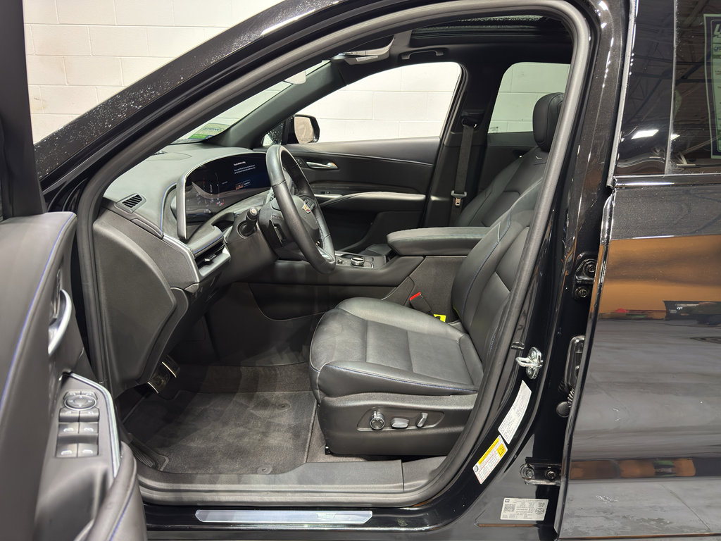 Used 2024 Cadillac XT4 Sport image 16