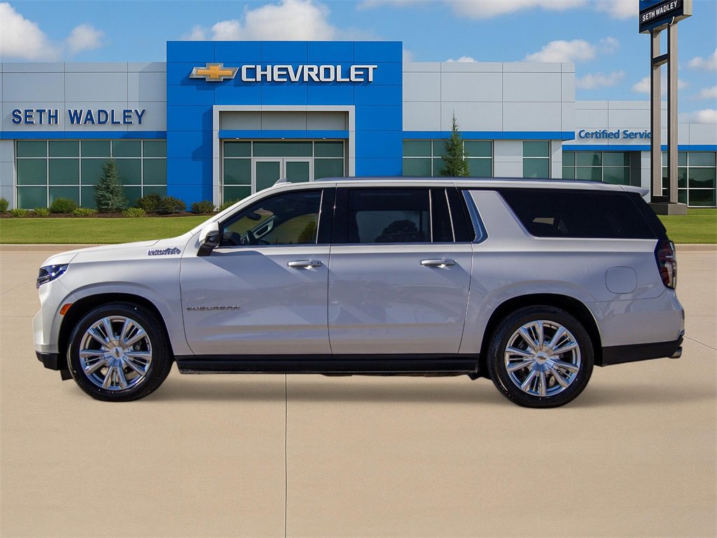 Used 2024 Chevrolet Suburban High Country image 4