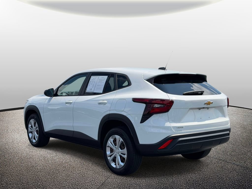 Used 2024 Chevrolet Trax LS FWD image 4