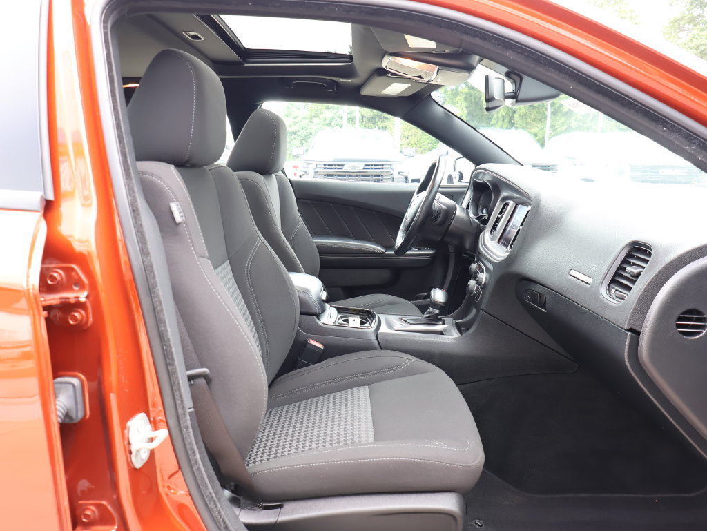 Used 2023 Dodge Charger SXT w/ Blacktop Package AWD/4WD image 32