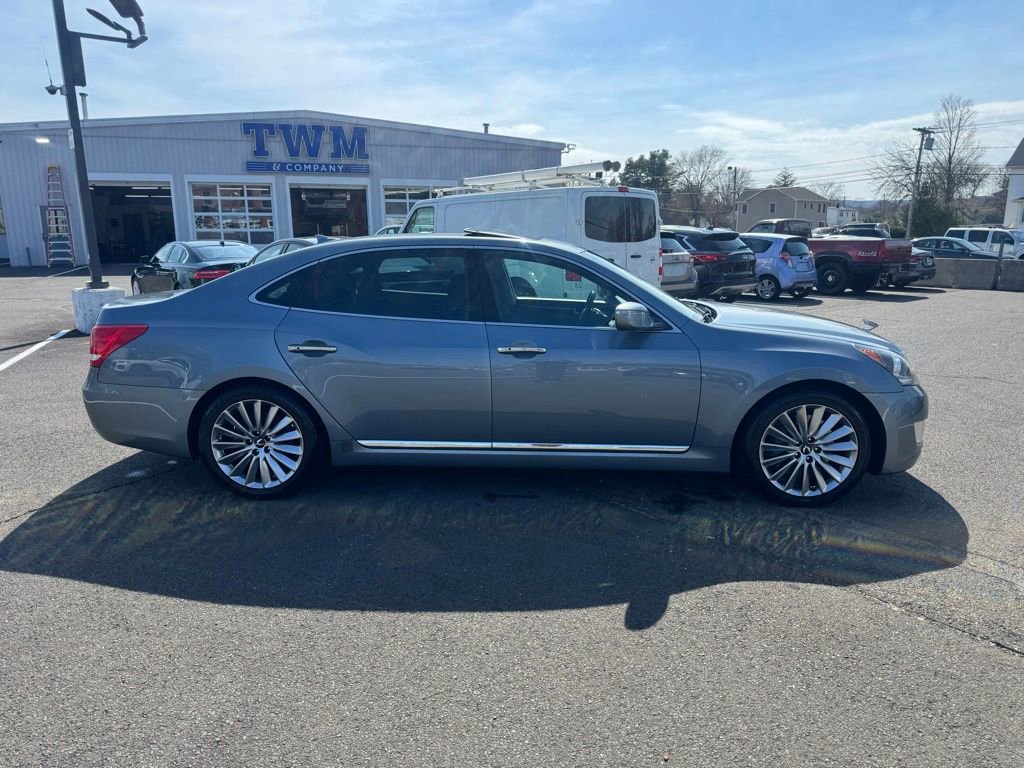 Used 2014 Hyundai Equus Signature RWD image 4