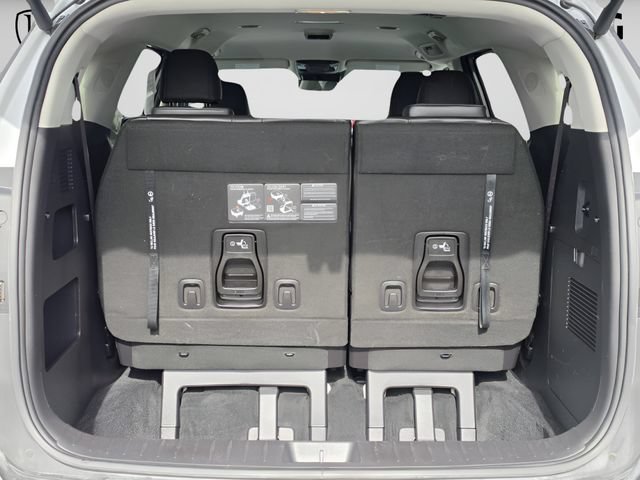 Used 2025 Kia Carnival EX FWD image 17
