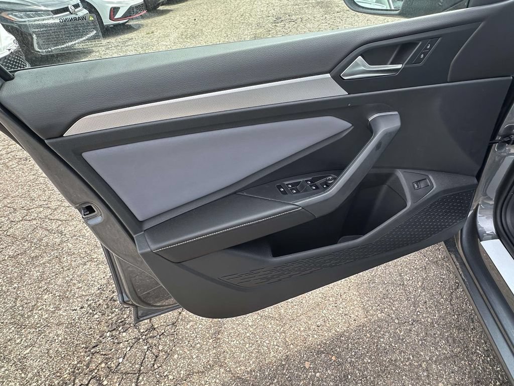 New 2026 Volkswagen Jetta SE FWD image 12
