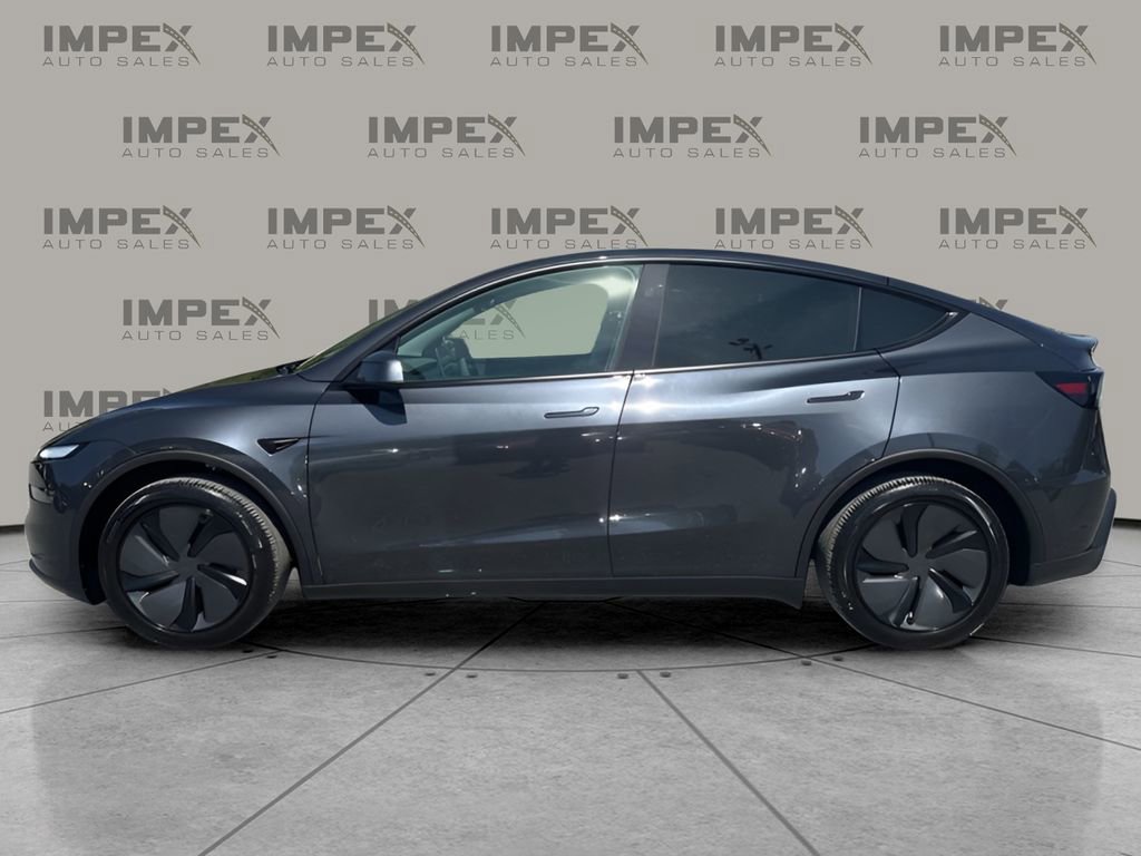 Used 2026 Tesla Model Y Long Range image 2