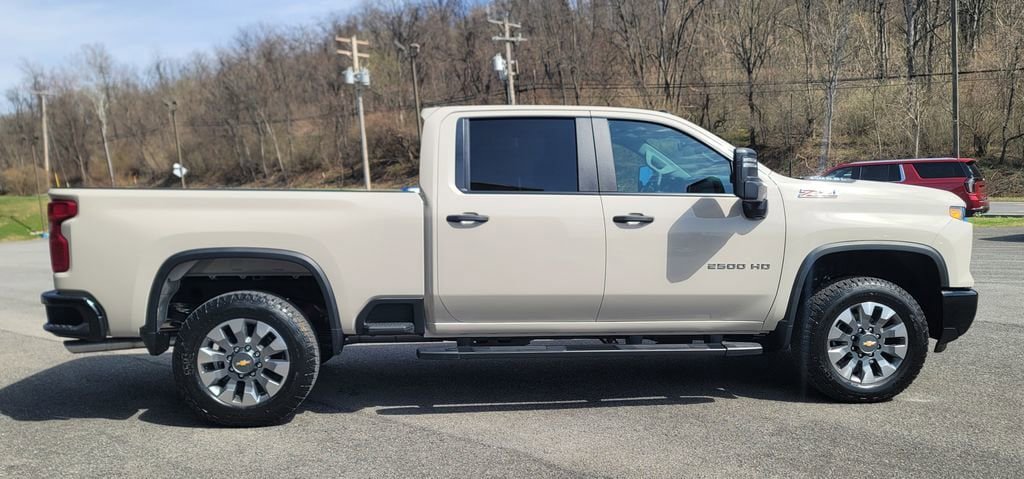 New 2026 Chevrolet Silverado 2500 Custom w/ Custom Value Package AWD/4WD image 7