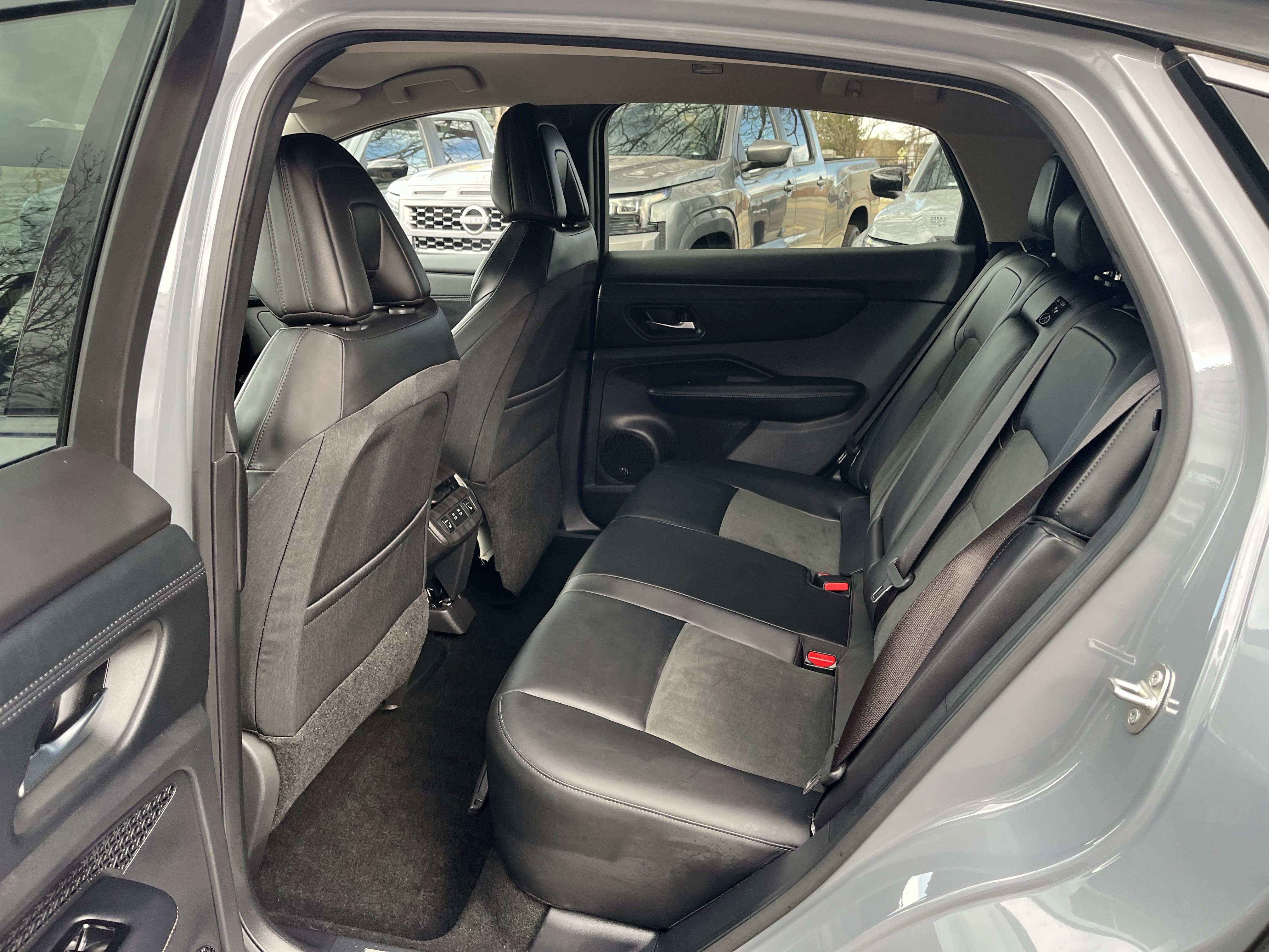 Certified 2025 Nissan Ariya AWD image 30