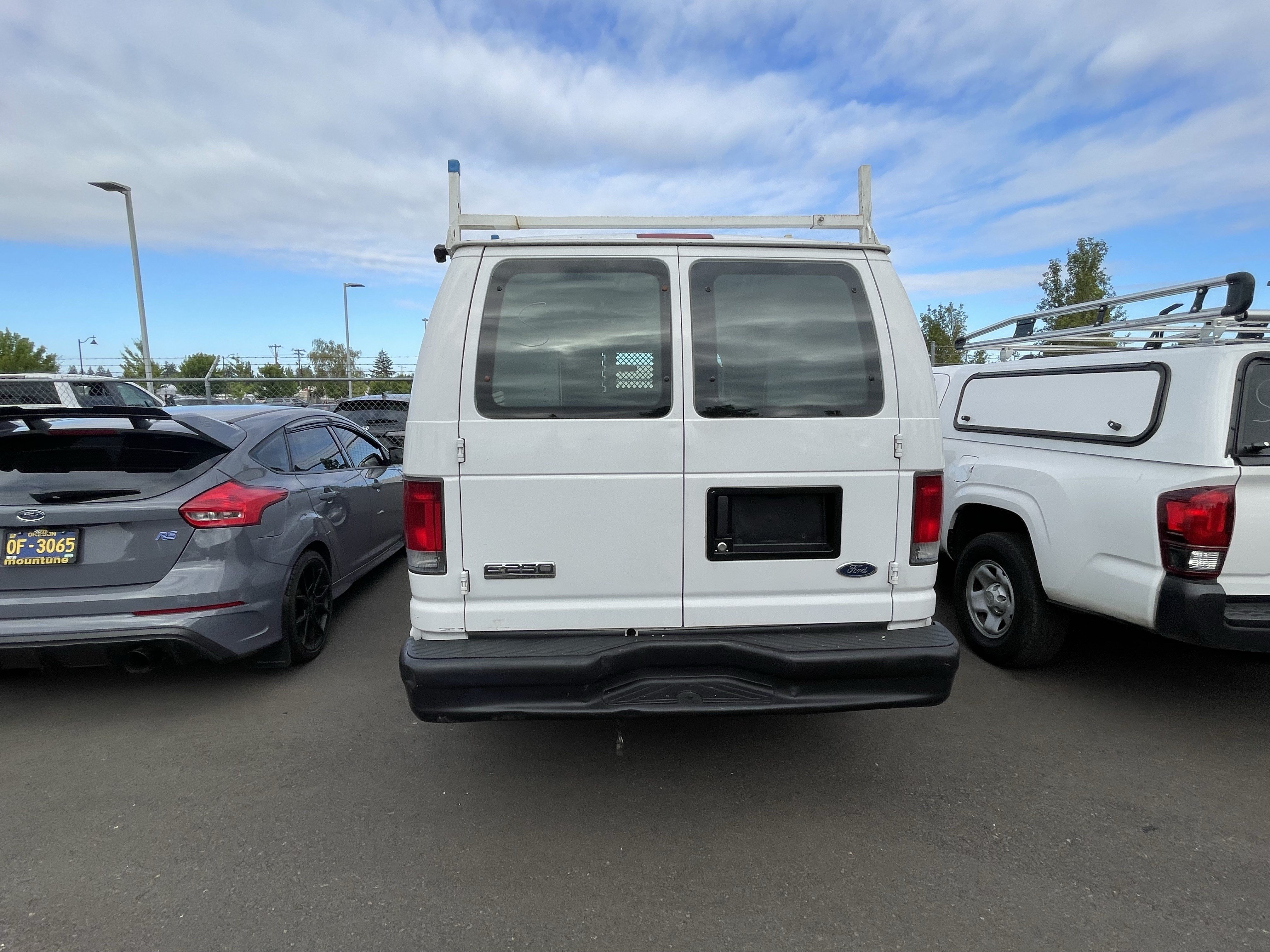 Used 2008 Ford E-250 and Econoline 250 RWD image 3