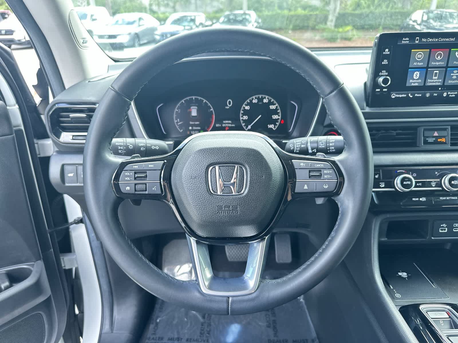 Certified 2025 Honda Pilot Touring image 18