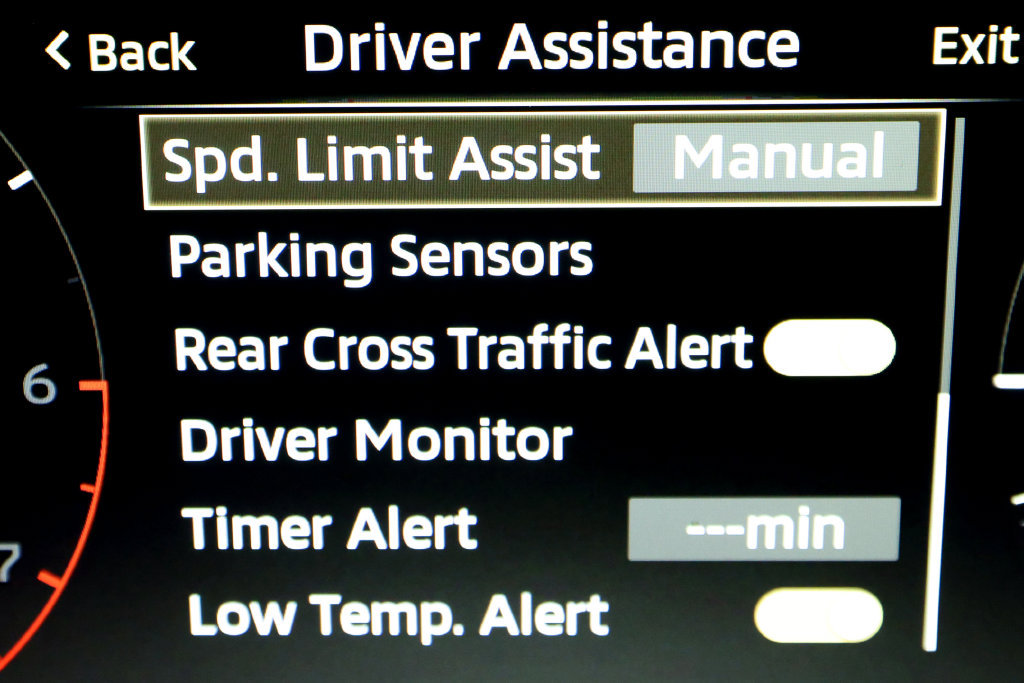 Used 2025 Mitsubishi Outlander SE FWD image 24