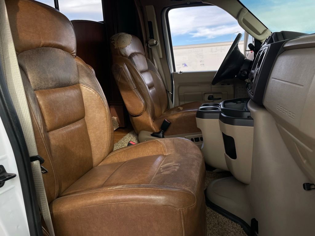 Used 2013 Ford E-450 and Econoline 450 Super Duty w/ Motorhome Prep Pkg RWD image 27