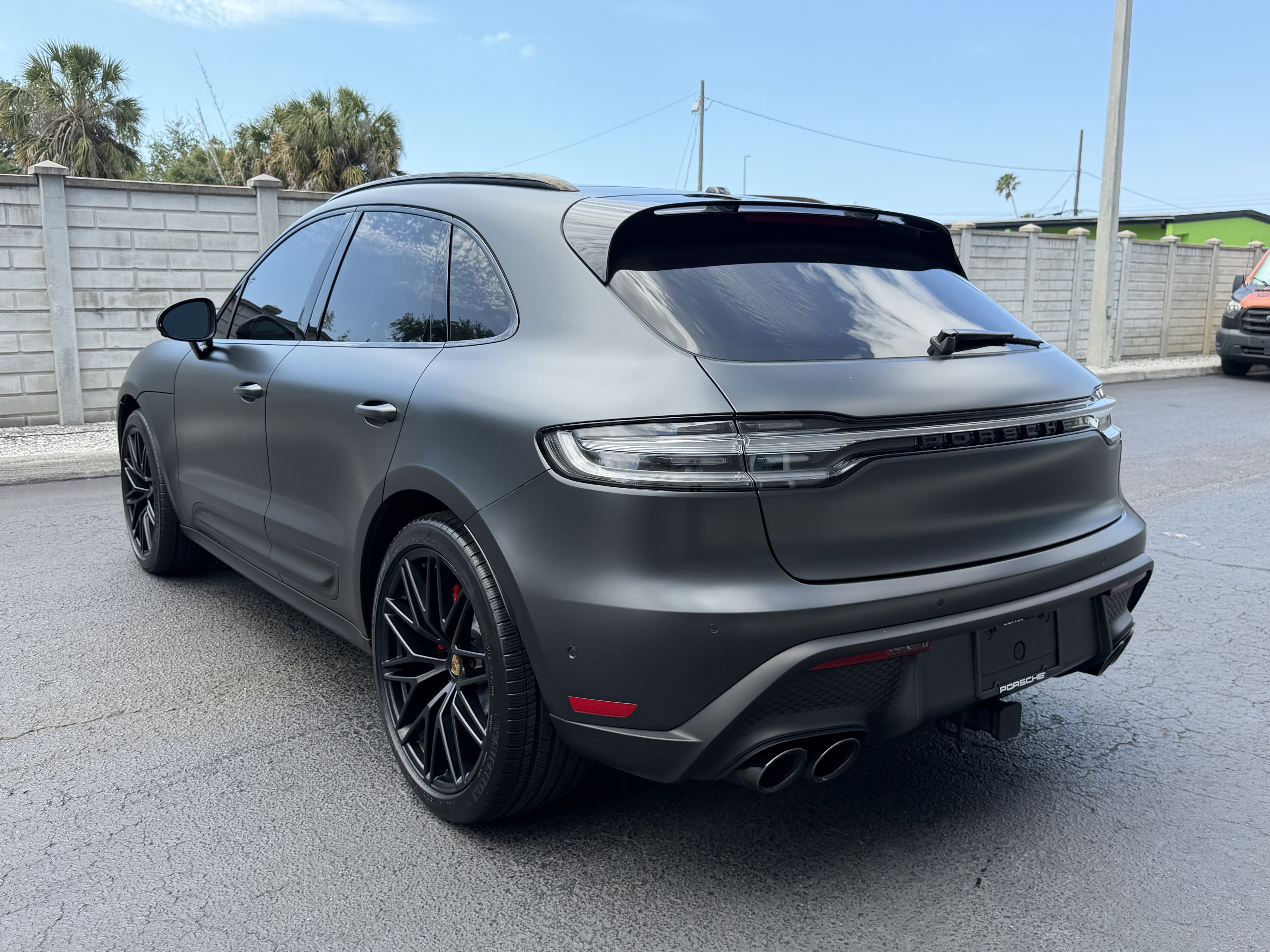 Certified 2025 Porsche Macan GTS AWD/4WD image 3