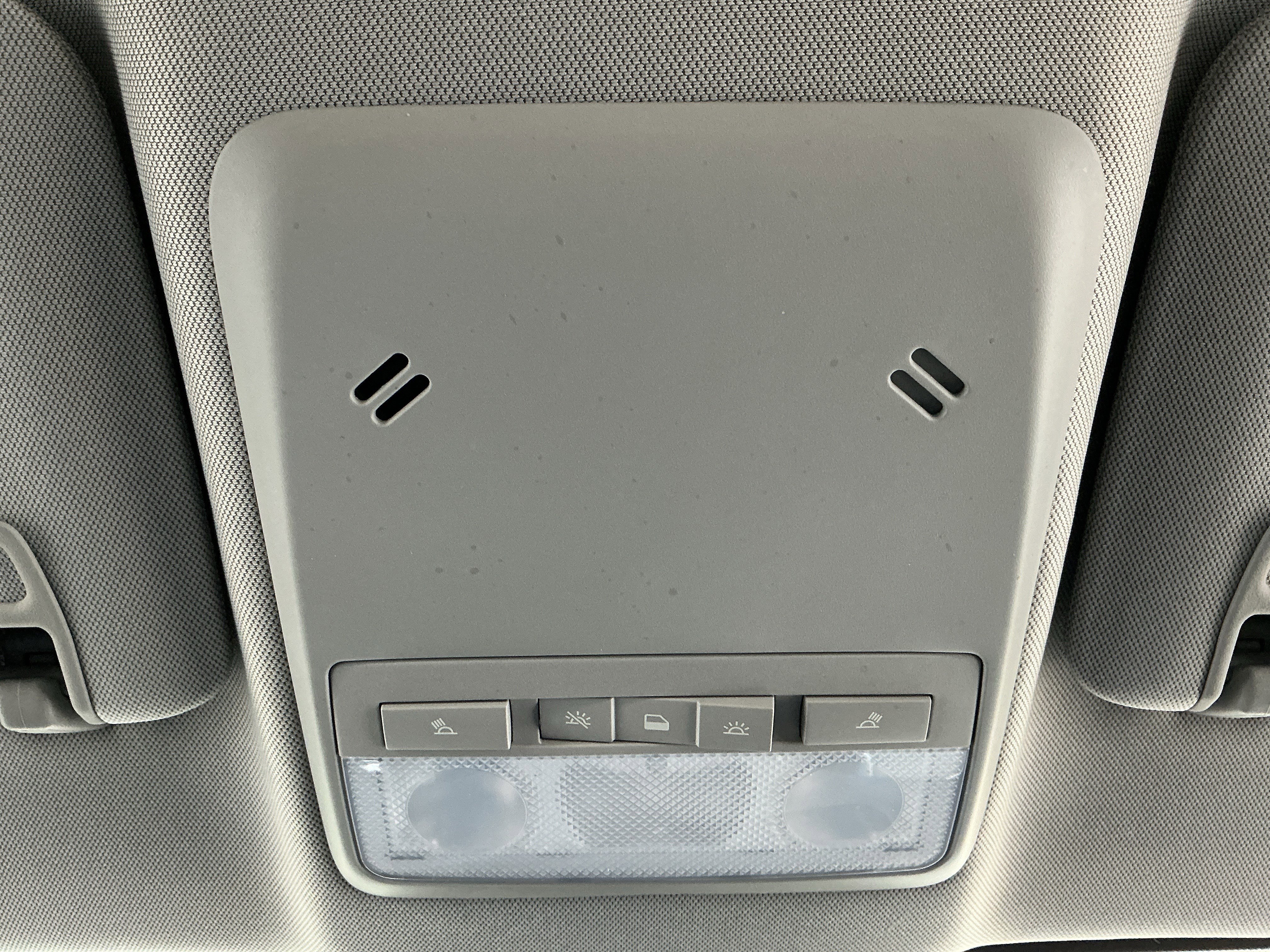 Used 2022 Chevrolet Trax LT w/ LT Convenience Package image 17