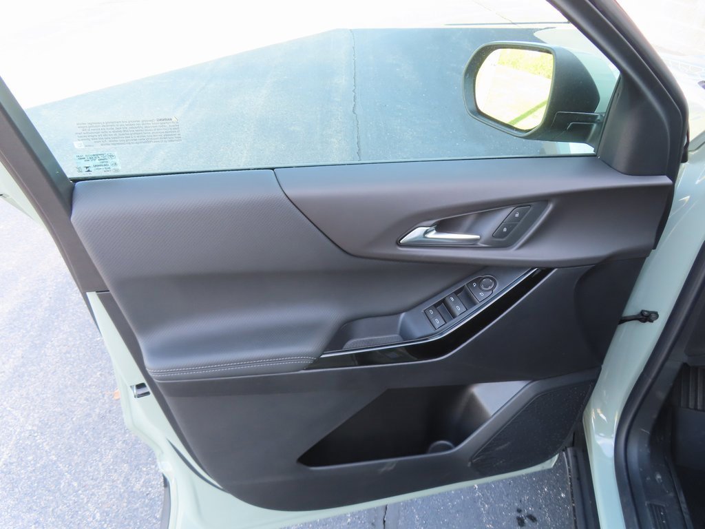 New 2026 Chevrolet Equinox LT w/ LPO, Floor Liner Package image 21