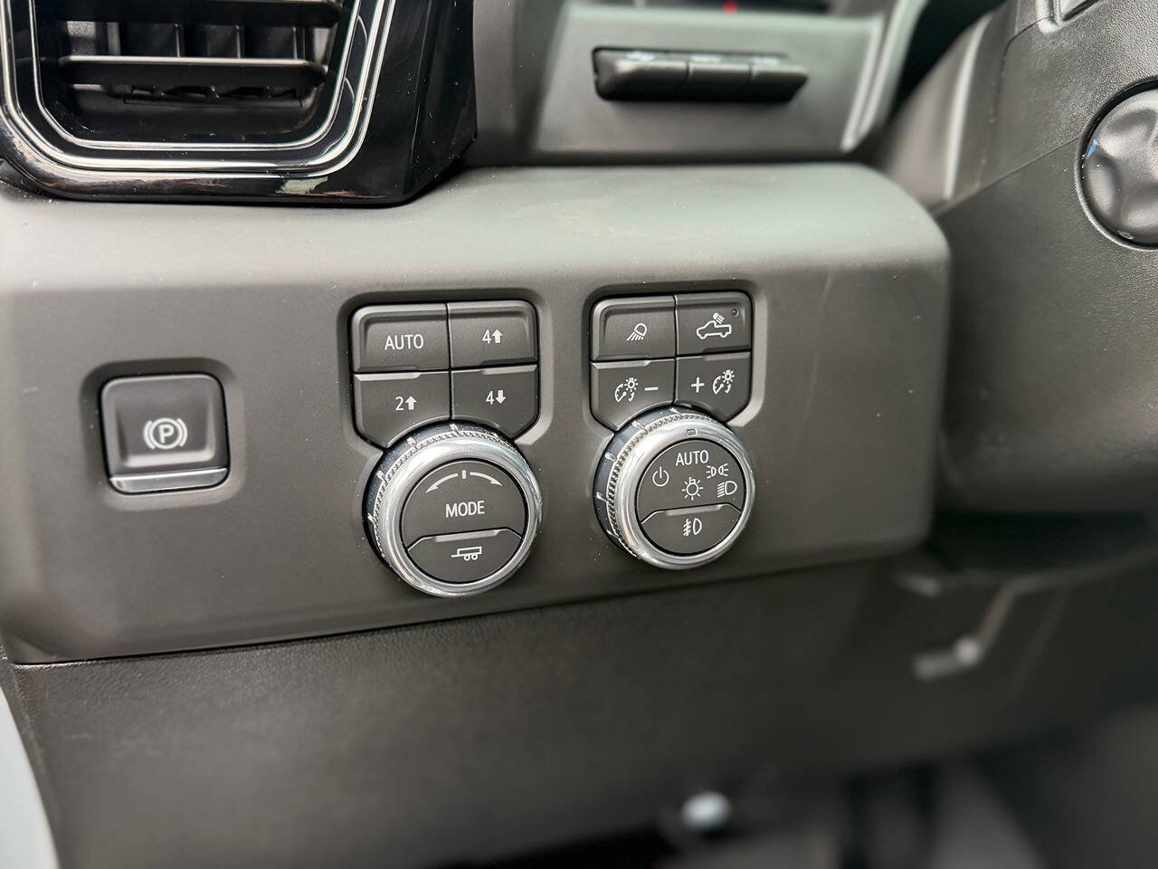 Used 2026 GMC Sierra 1500 AT4 w/ AT4 Premium Package AWD/4WD image 63