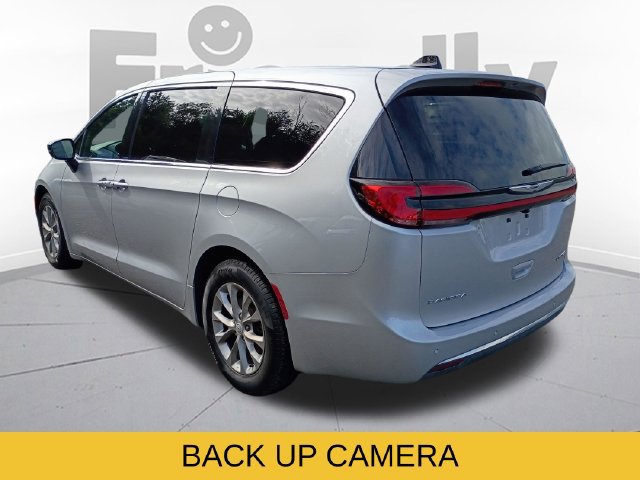 Used 2026 Chrysler Pacifica Limited FWD image 7