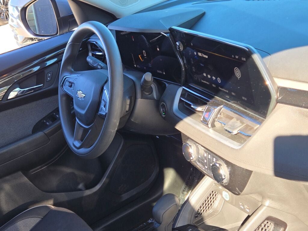 Used 2024 Chevrolet TrailBlazer LT image 7