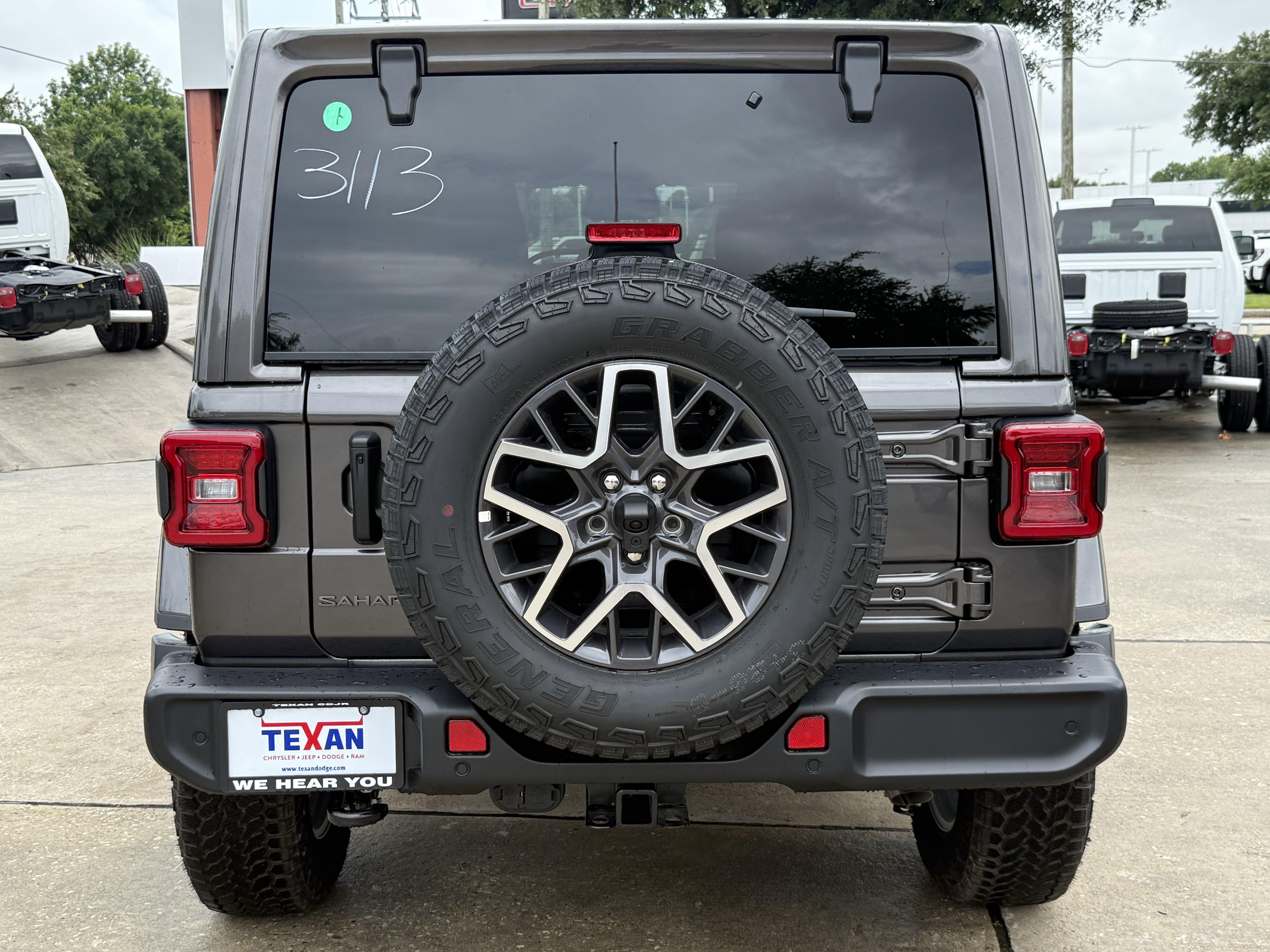 New 2026 Jeep Wrangler Unlimited Sahara AWD/4WD image 6