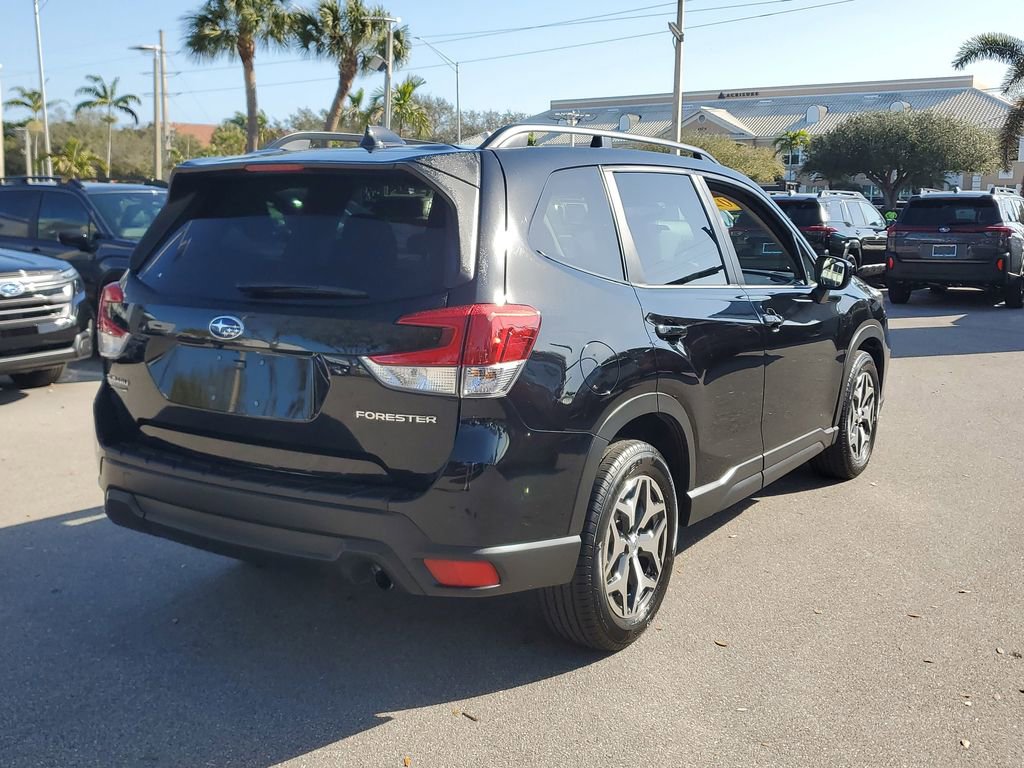 Used 2020 Subaru Forester Premium image 5