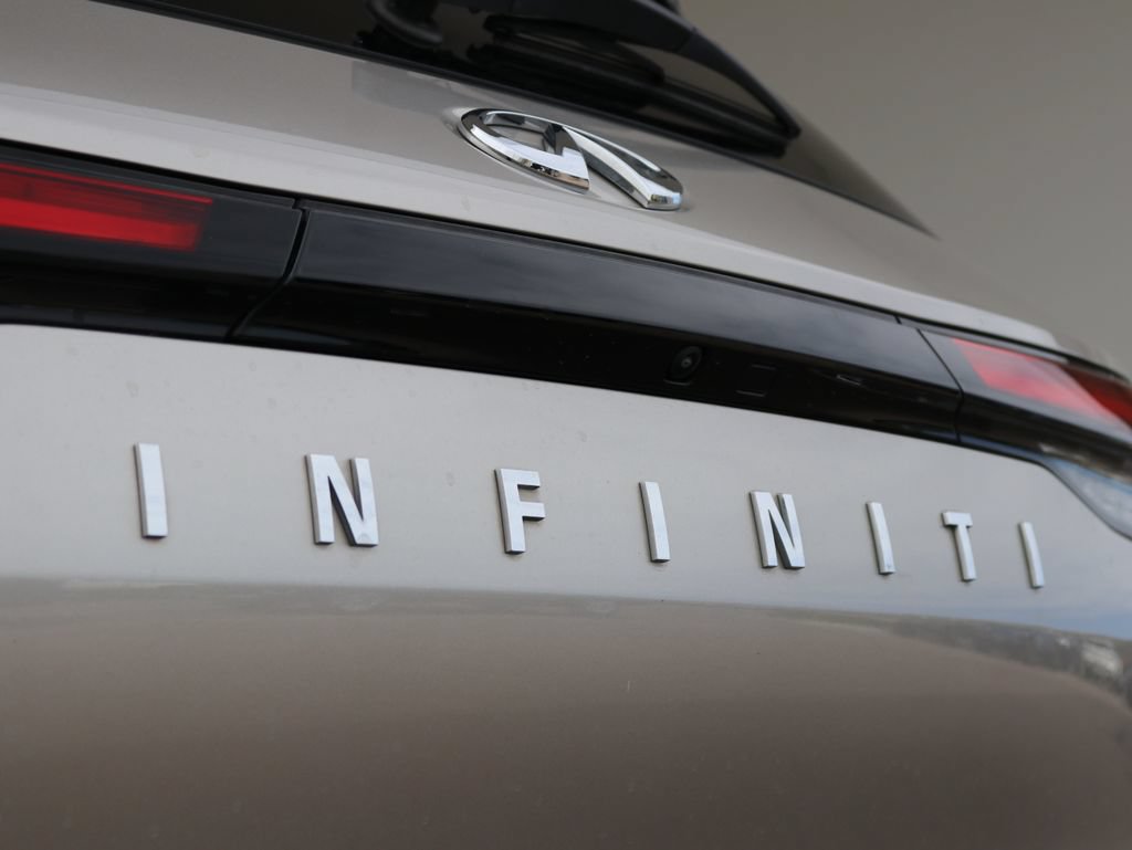 Certified 2023 INFINITI QX60 Luxe w/ Cargo Package AWD/4WD image 38