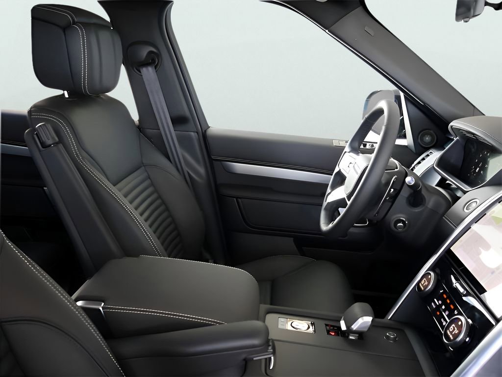 New 2025 Land Rover Discovery Dynamic SE image 10