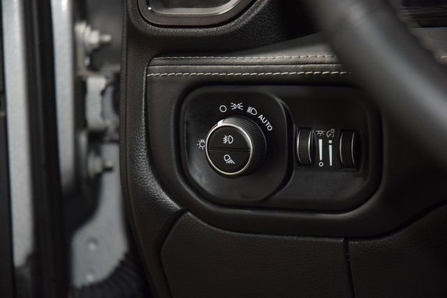 Used 2024 RAM 2500 Limited AWD/4WD image 36