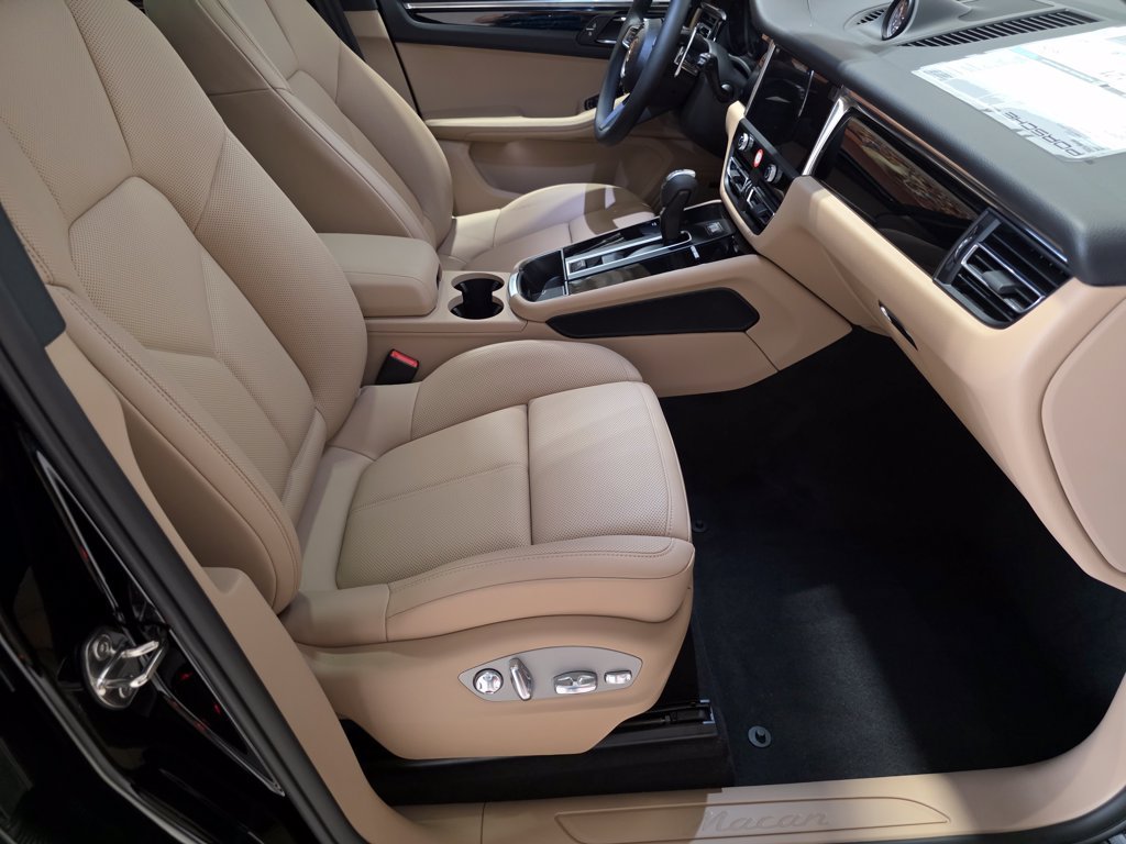 New 2026 Porsche Macan AWD/4WD image 20