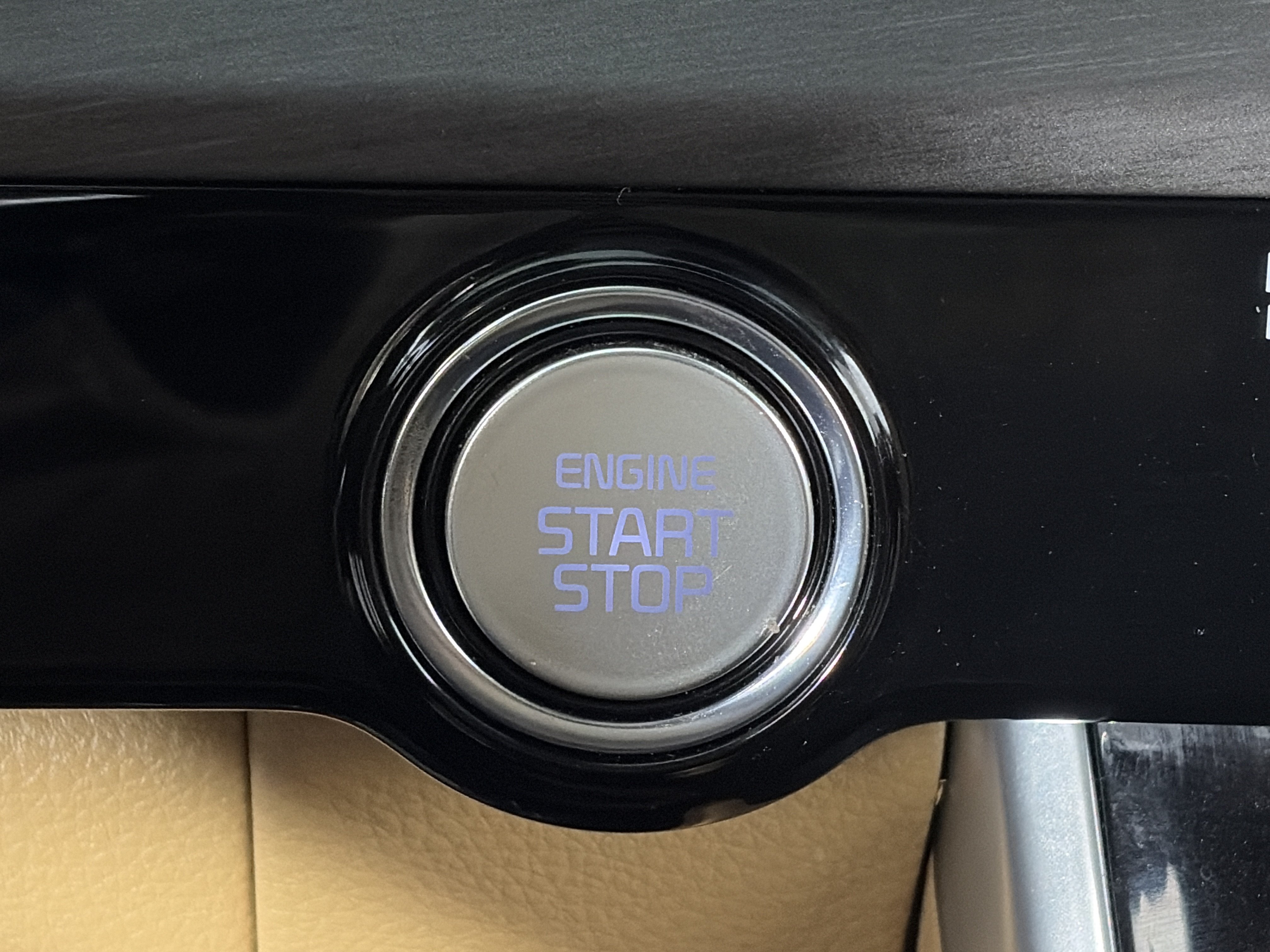 Certified 2023 Kia Carnival EX FWD image 29