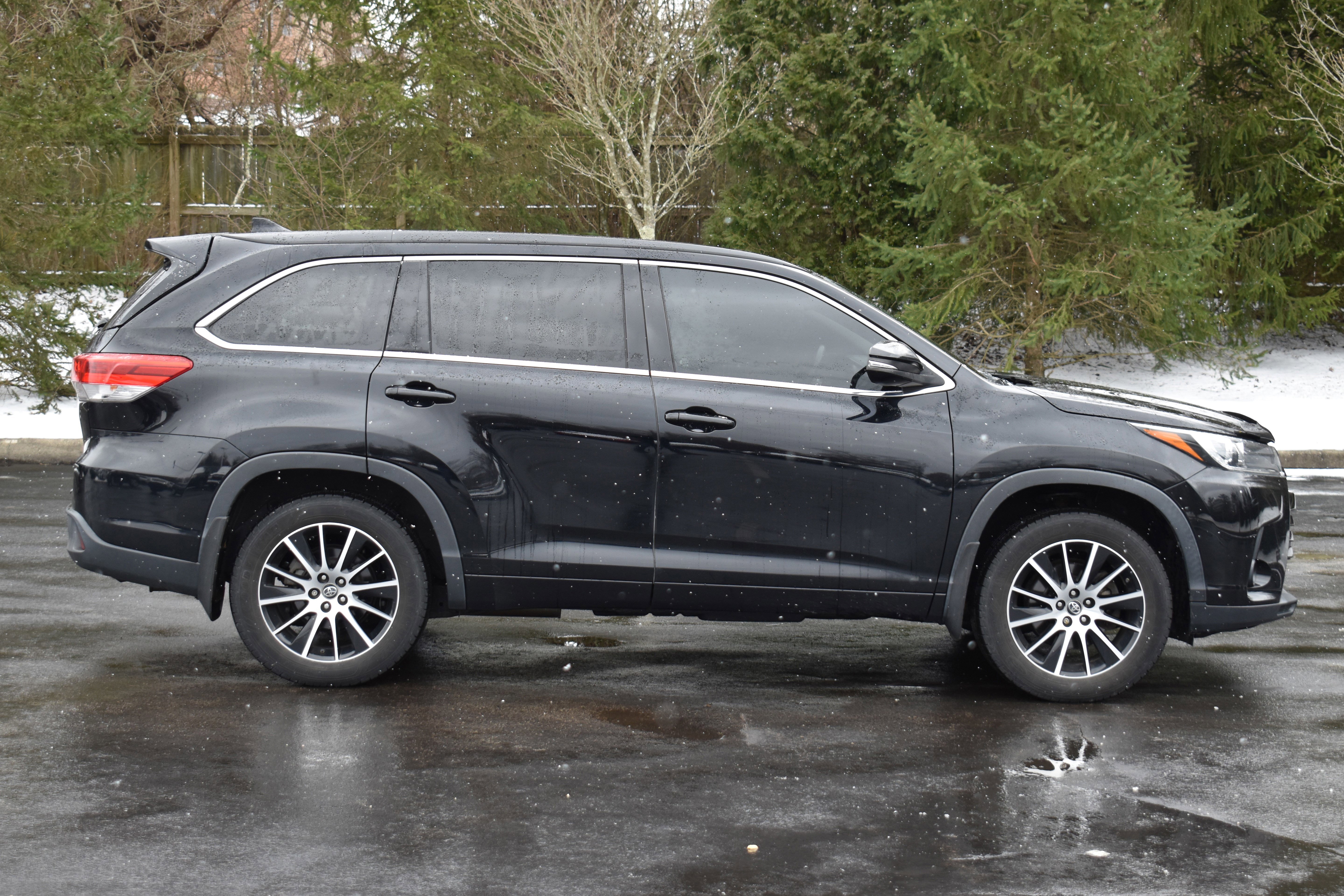 Used 2017 Toyota Highlander SE image 31