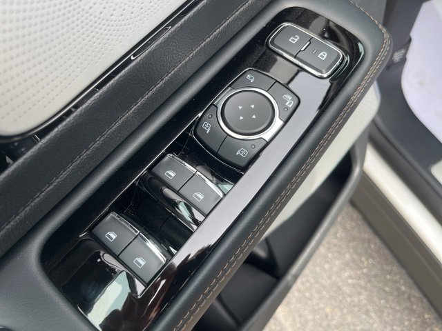 New 2025 Lincoln Aviator Reserve w/ Luxury Package image 34
