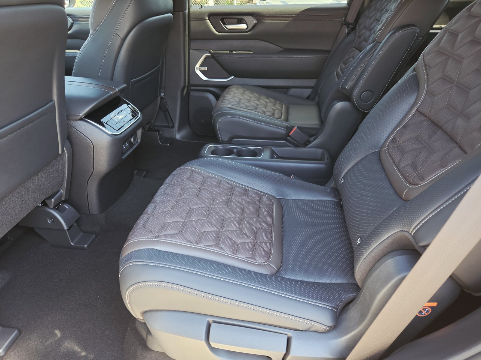 New 2027 Nissan Armada Platinum AWD/4WD image 9