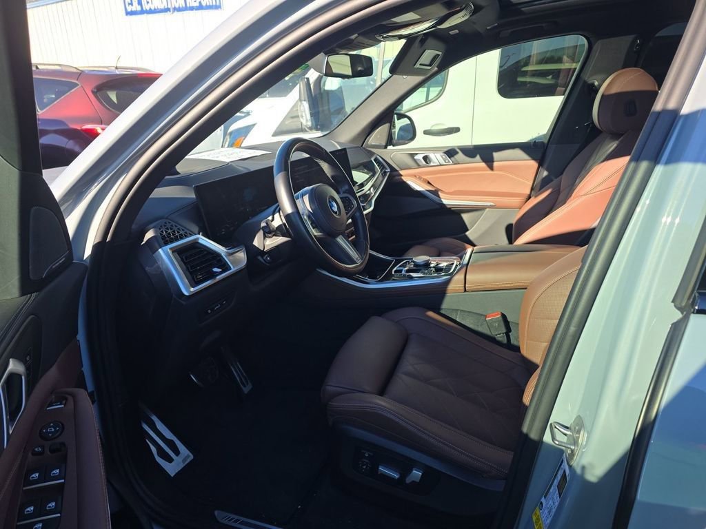 Used 2024 BMW X5 sDrive40i w/ M Sport Package image 11