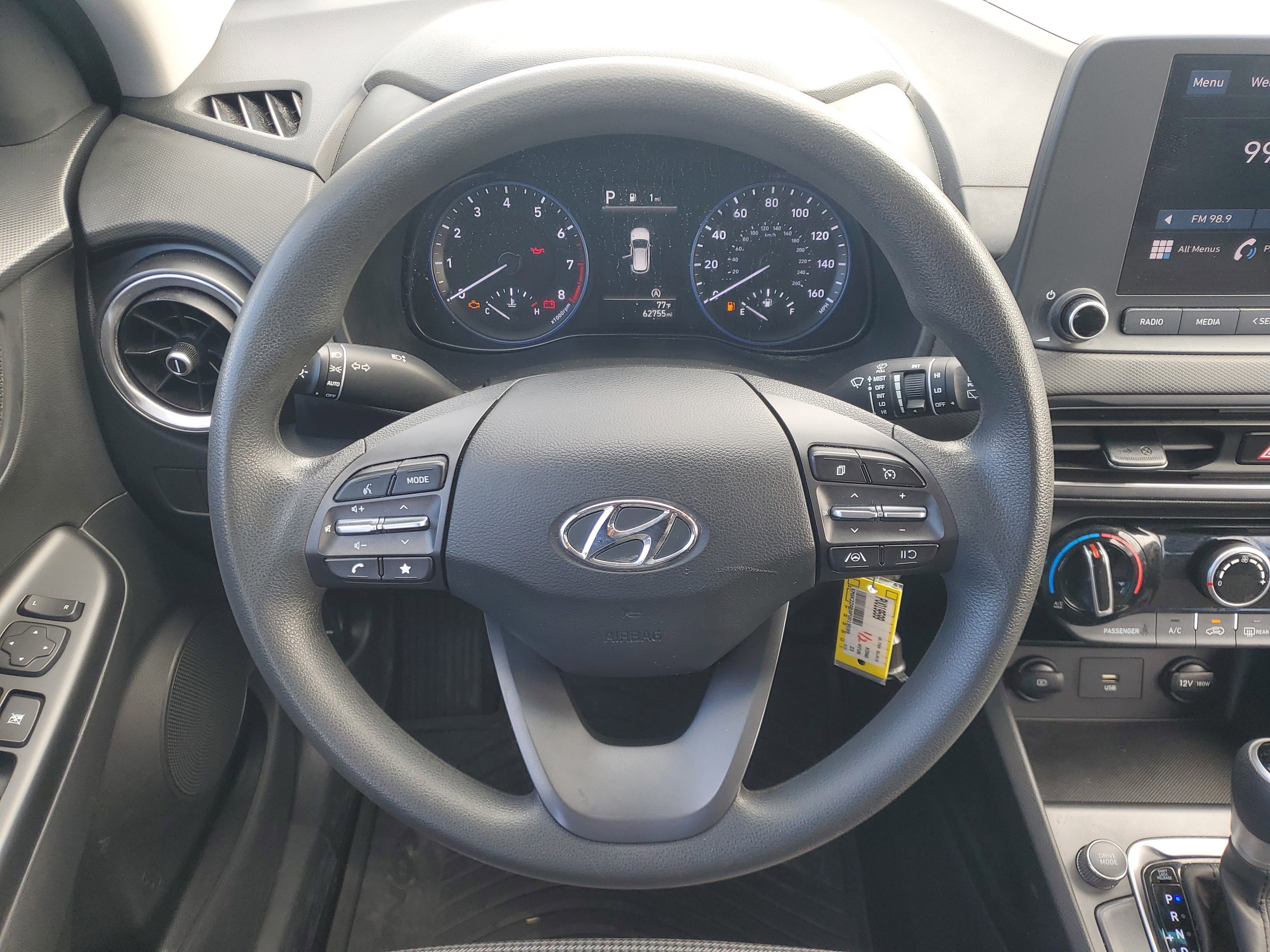 Used 2023 Hyundai Kona SE image 18