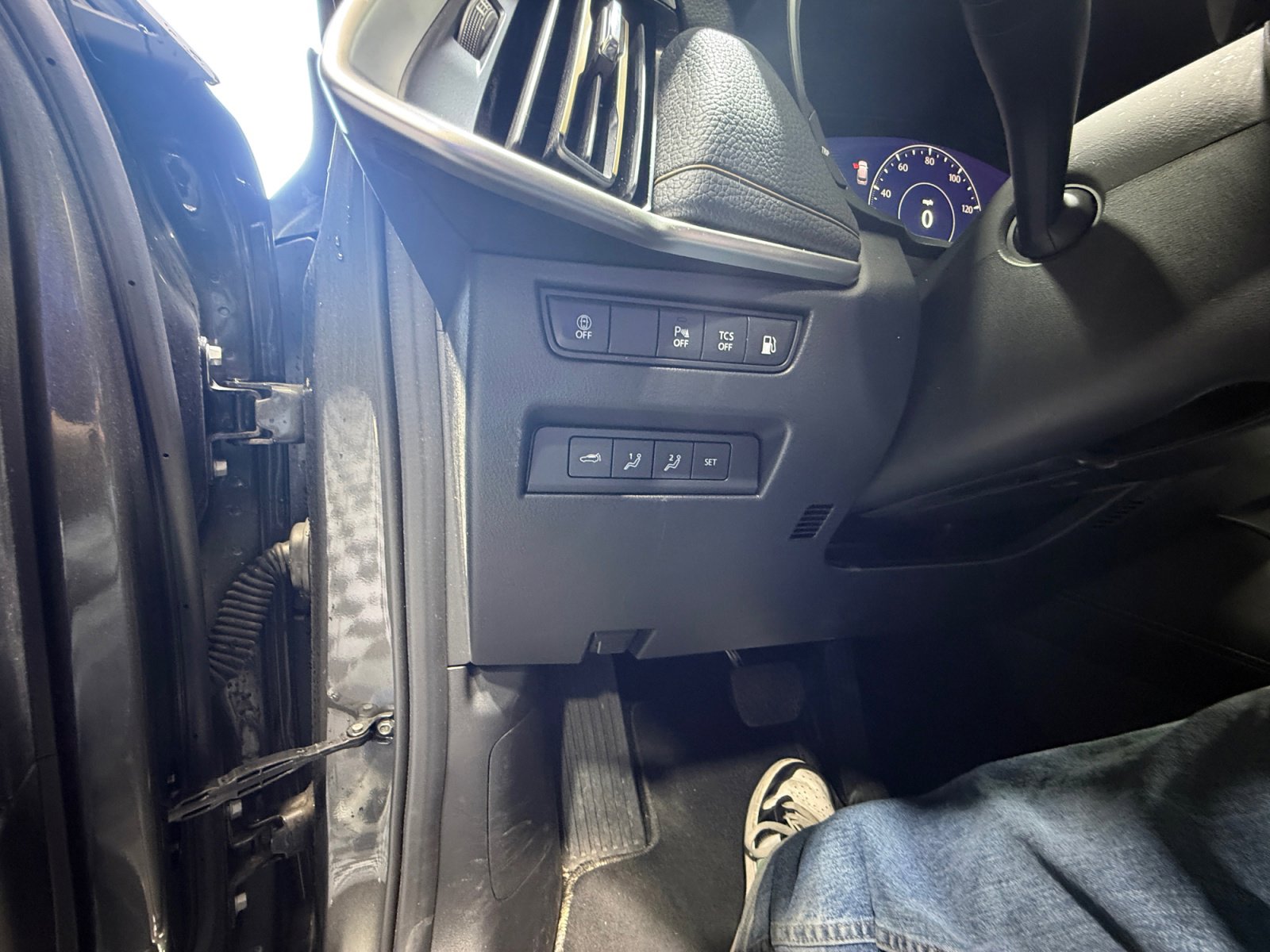 Used 2024 MAZDA CX-90 Plug-In Hybrid w/ Premium Pkg image 12