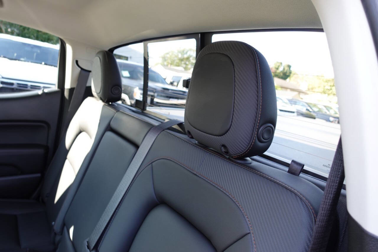 Used 2022 GMC Canyon AT4 image 25