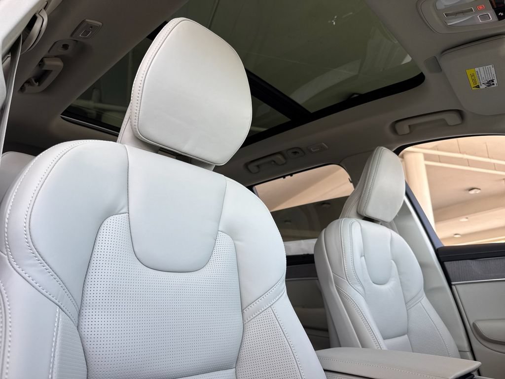 New 2026 Volvo XC90 T8 Ultra w/ Protection Package Premier AWD/4WD image 17