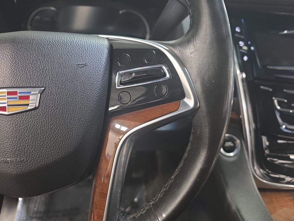 Used 2016 Cadillac Escalade Luxury image 19