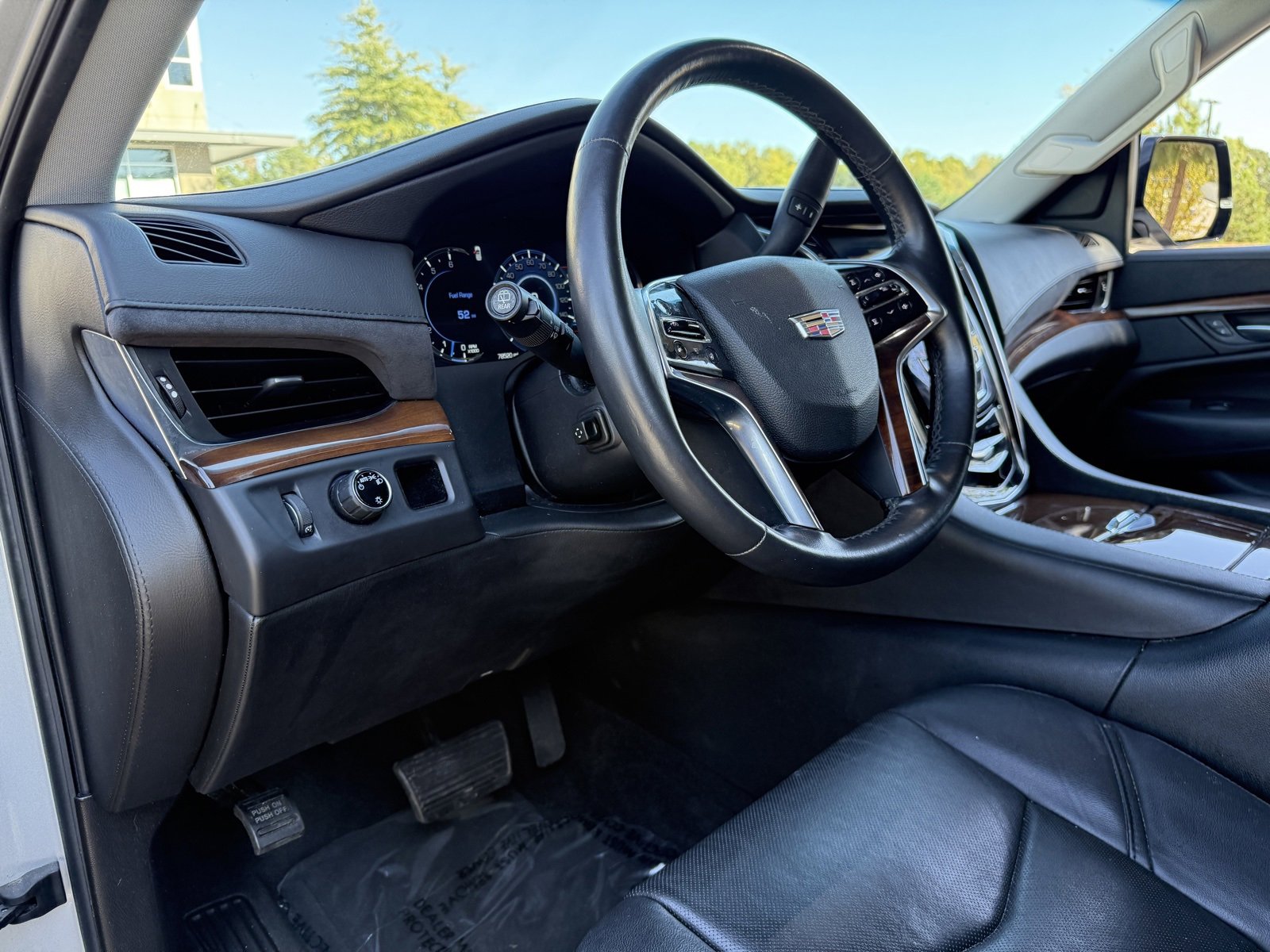 Used 2016 Cadillac Escalade 2WD image 21