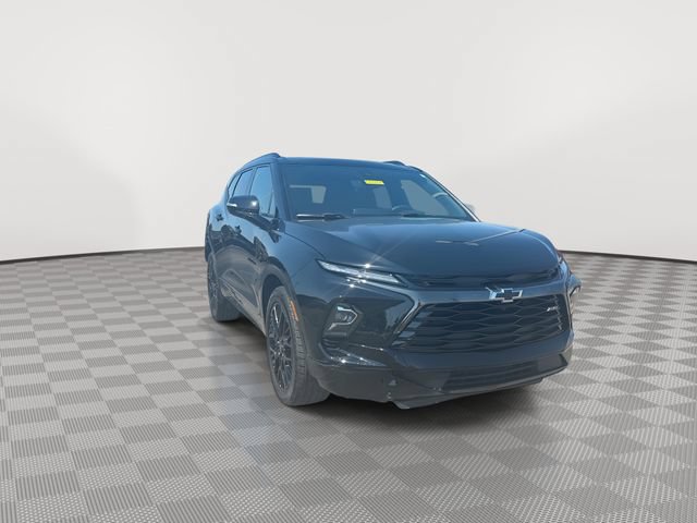 Certified 2026 Chevrolet Blazer RS w/ Driver Confidence II Package AWD/4WD image 3