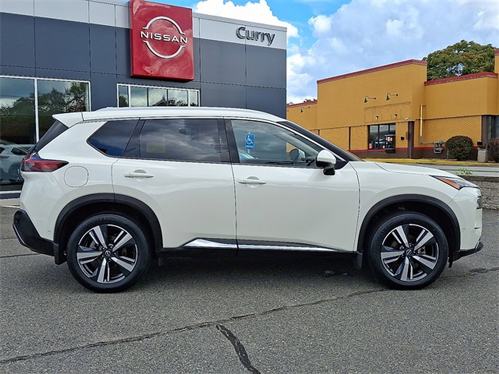 Certified 2022 Nissan Rogue SL w/ SL Premium Package image 7